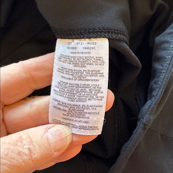 Mountain Hardware outdoor pants - Picture 12 of 12